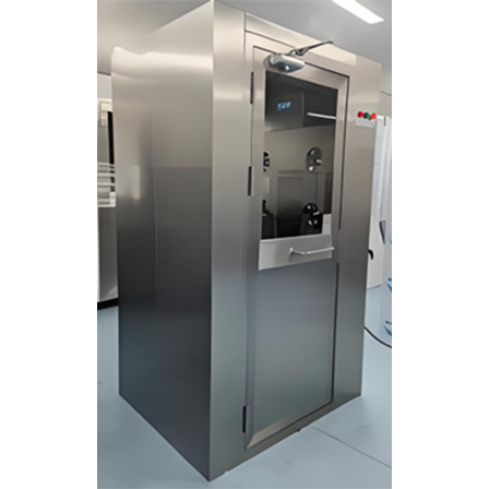 Single-person air shower with two-way airflow
