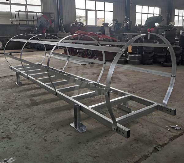 屋面钢爬梯生产安装厂家选择与施工全指南